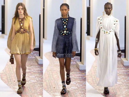 今年時裝周上驚艷的服裝設(shè)計,預(yù)示明年的流行元素