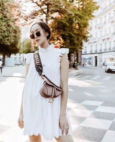 今年最火的荷葉邊,穿對(duì)款式簡(jiǎn)直美哭