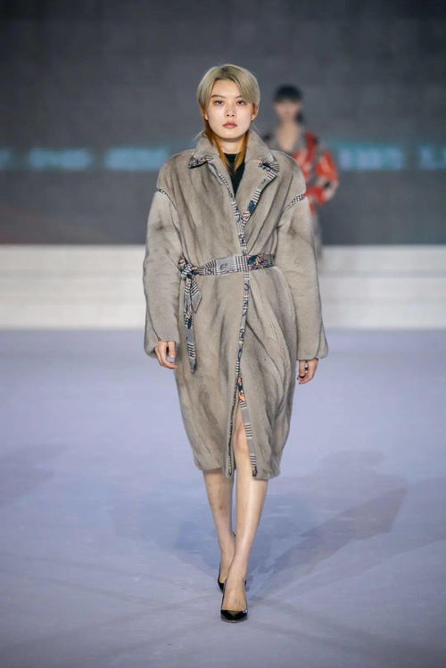 2020 裘都杯 中國裘皮服裝創(chuàng)意設(shè)計大賽總決賽及頒獎盛典展示新時代下 裘祖文化