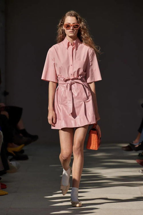 還在為找面料煩惱嗎？秀場(chǎng)五大常見面料，錯(cuò)過將遺憾終身